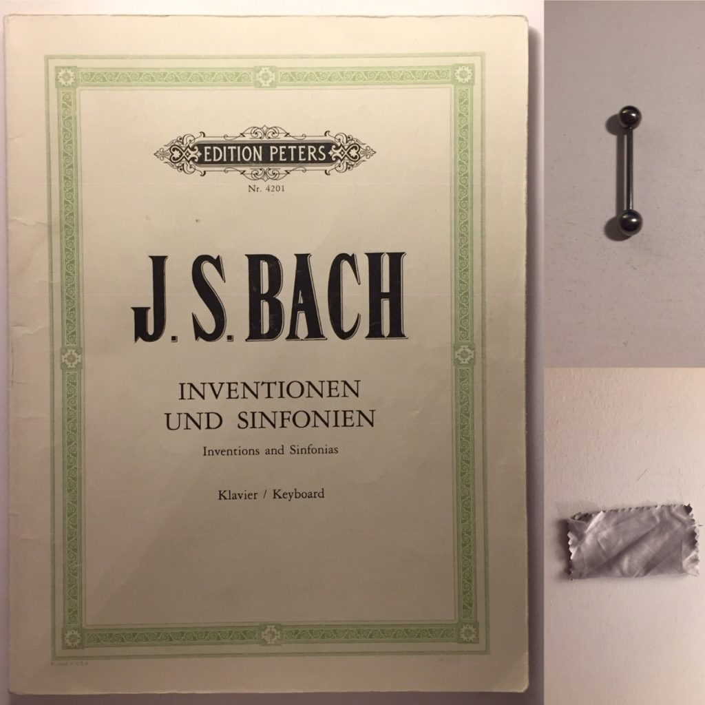 Kristina Kral #224 Bach Inventionen und Sinfonien, Zungenpiercing, Brillenputztuch