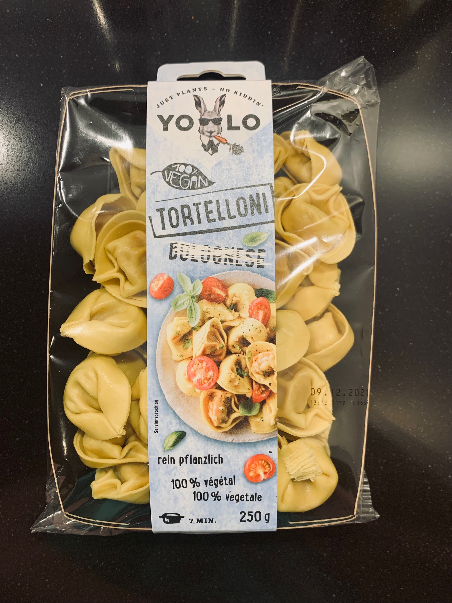 Yolo Tortelloni Bolognese (vegan)